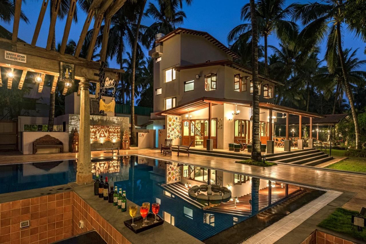 Saffronstays Casa Del Palms, Alibaug - Luxury Pool Villa With Chic Interiors, Alfresco Dining And Island Bar アリバグ エクステリア 写真