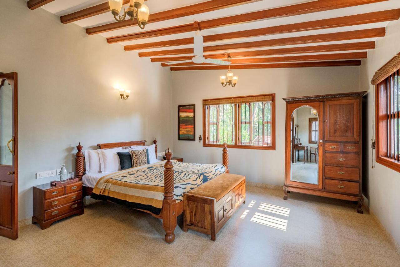 Saffronstays Casa Del Palms, Alibaug - Luxury Pool Villa With Chic Interiors, Alfresco Dining And Island Bar アリバグ エクステリア 写真