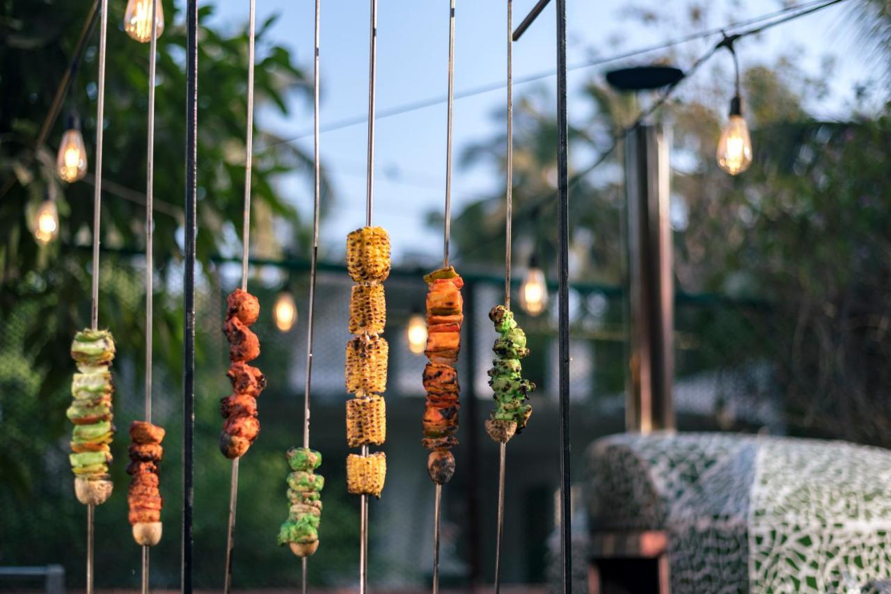 Saffronstays Casa Del Palms, Alibaug - Luxury Pool Villa With Chic Interiors, Alfresco Dining And Island Bar アリバグ エクステリア 写真